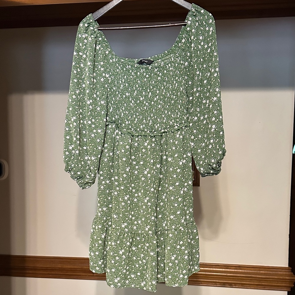 Elegant Green Floral Long Sleeve Dress